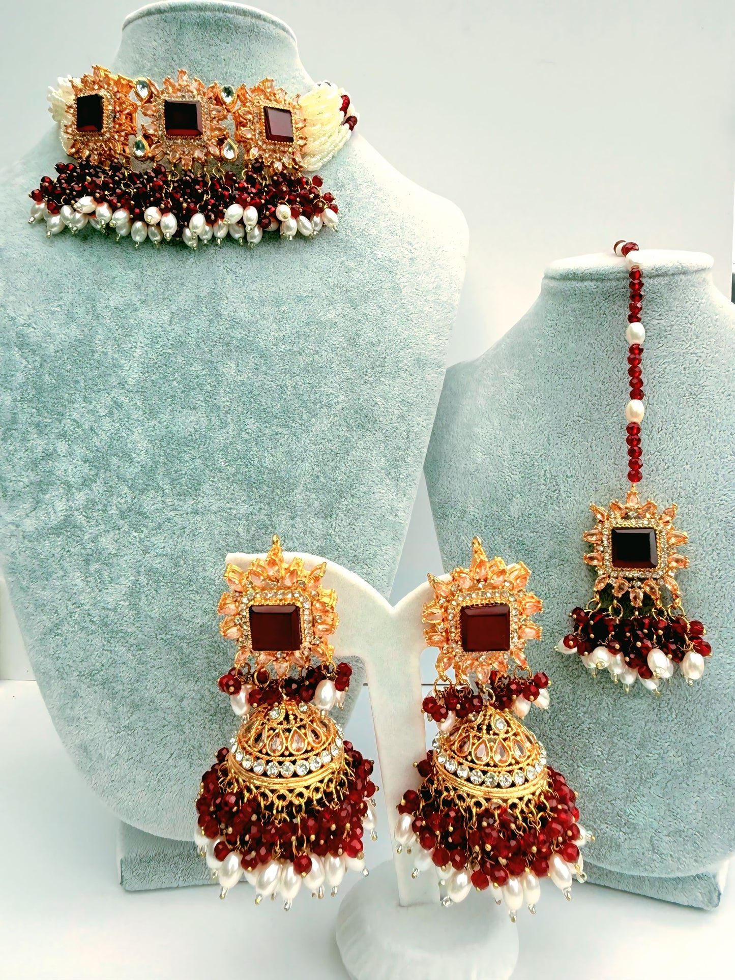 Abroo – A Statement of Grace and Grandeur